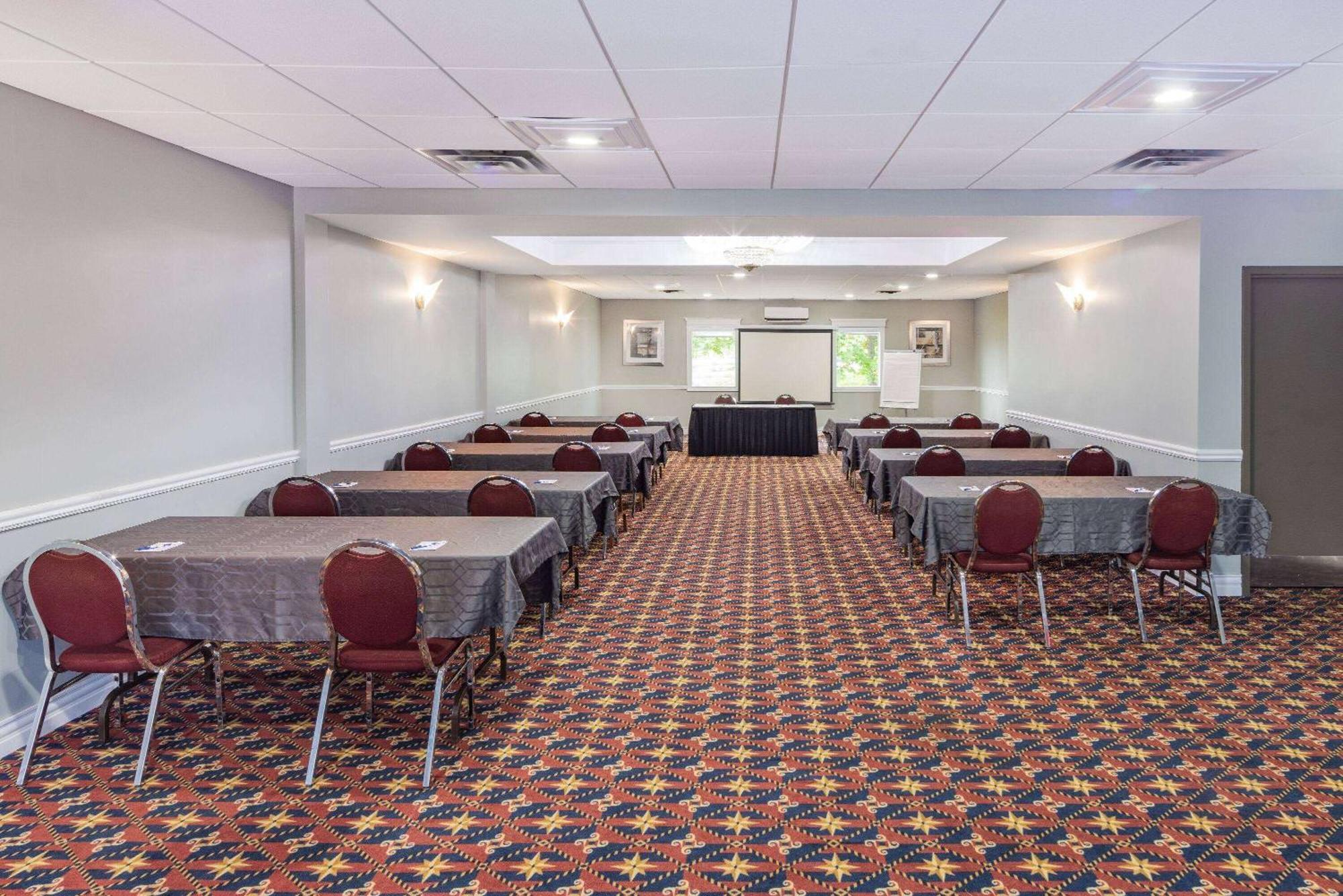 Travelodge By Wyndham New Brunswick Miramichi