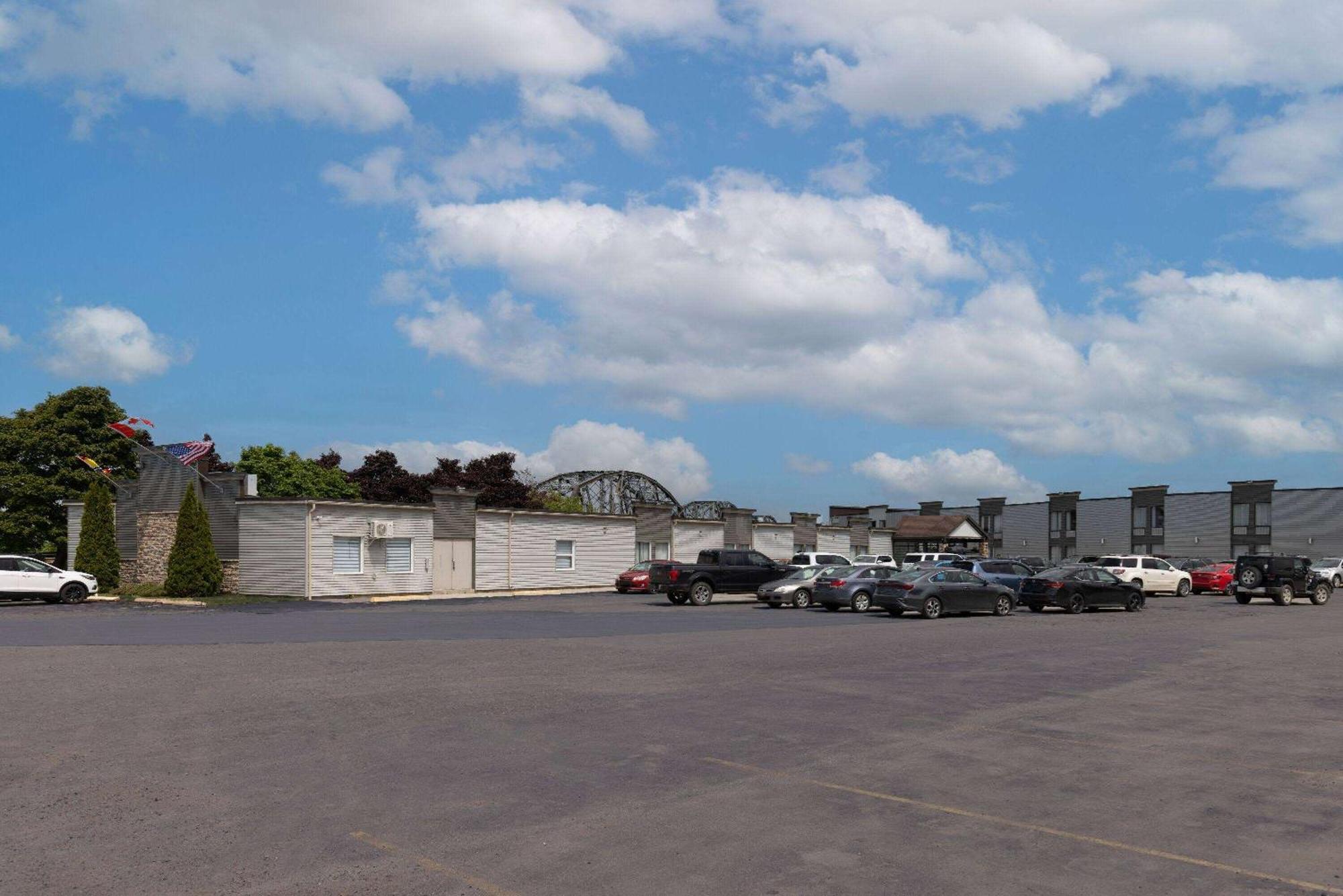 Travelodge By Wyndham New Brunswick Motel 3*